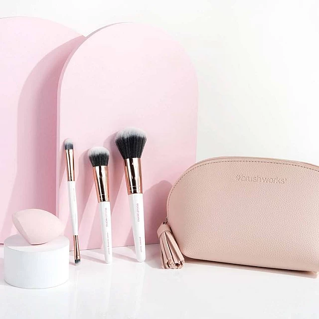 Putni set četkica i sunđer za šminkanje 5060903873717 | Brushworks | kozmo.rs Putni set četkica i sunđer za šminkanje 5060903873717 | Brushworks | kozmo.rs