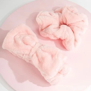 Set trake za kosu i satenske gumice Makeup Headband & Scrunchie Set