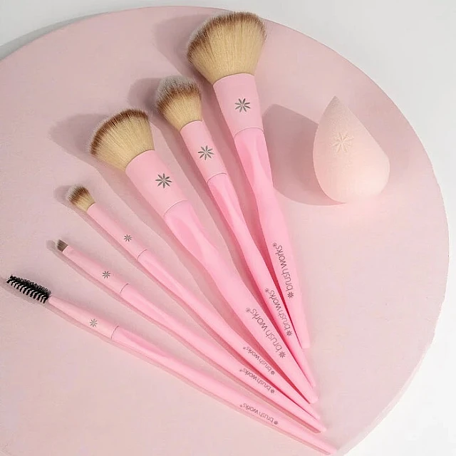 Set četkica za lice i oči sa sunđerom Must-Have Brushworks Kozmo - 5056683105407 