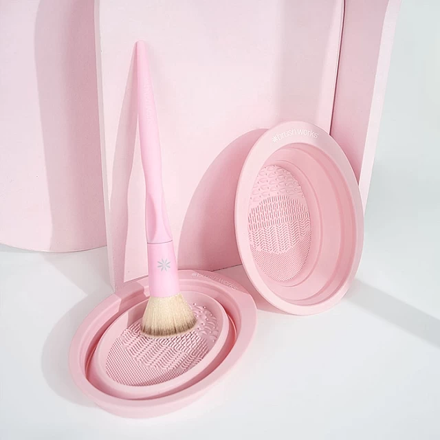 Silikonska posuda za čišćenje četkica za šminku | BRUSHWORKS |Kozmo Shop Online Silikonska posuda za čišćenje četkica za šminku | BRUSHWORKS |Kozmo Shop Online