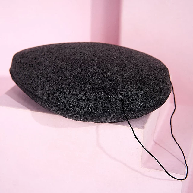 Konjac Sunđer Za Kožu Sa Aktivnim Ugljem| Brushworks |Kozmo Shop Online Konjac Sunđer Za Kožu Sa Aktivnim Ugljem| Brushworks |Kozmo Shop Online