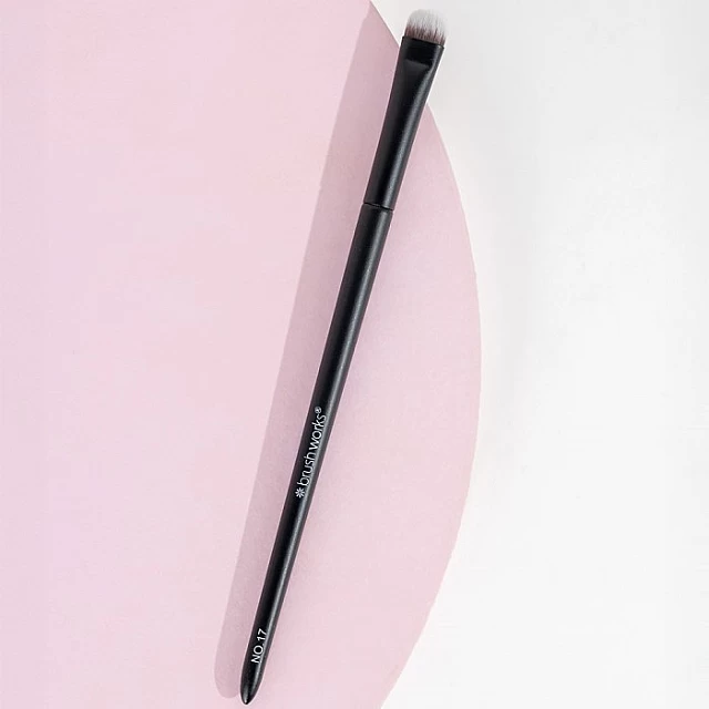 Četkica za korektor No. 17 5056683101706 - Brushworks - Kozmo Online Četkica za korektor No. 17 5056683101706 - Brushworks - Kozmo Online