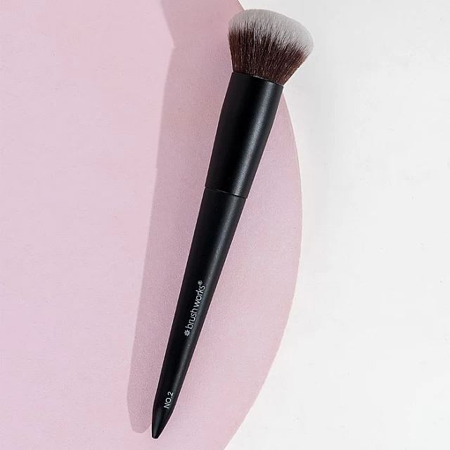 Višenamenska Četkica za Šminkanje za Rumenilo, Bronzer i Hajlajter br 3 | Brushworks | Kozmo Online Višenamenska Četkica za Šminkanje za Rumenilo, Bronzer i Hajlajter br 3 | Brushworks | Kozmo Online