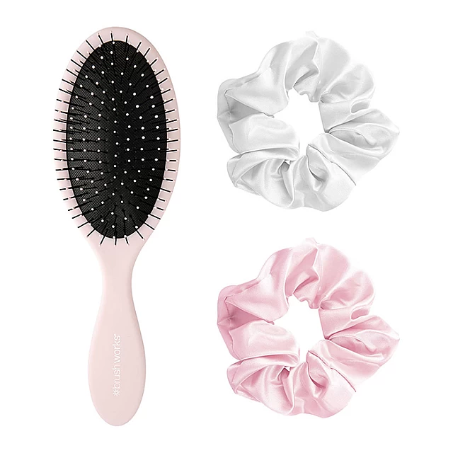 Četka za raspetljavanje kose i satenske gumice za kosu | Brushworks | Kozmo Četka za raspetljavanje kose i satenske gumice za kosu | Brushworks | Kozmo