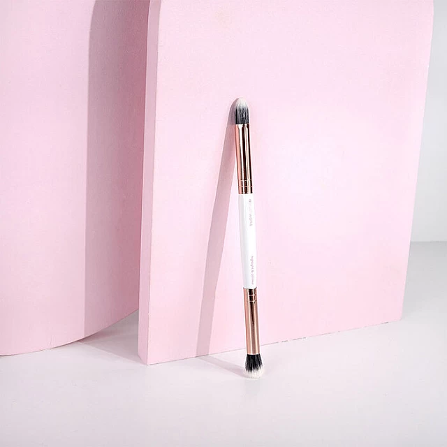Četkica za konturisanje i hajlajter White & Gold 5060455146307 | BRUSHWORKS | Kozmo Online Četkica za konturisanje i hajlajter White & Gold 5060455146307| BRUSHWORKS | Kozmo Online