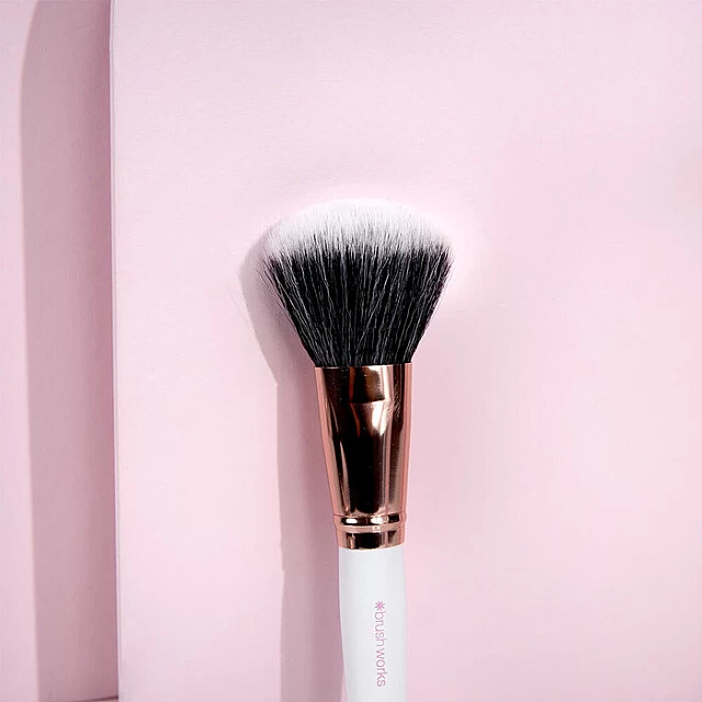 Cetkica za puder White i Gold 5060455146154 | BRUSHWORKS | Kozmo Online Cetkica za puder White i Gold 5060455146154| BRUSHWORKS | Kozmo Online