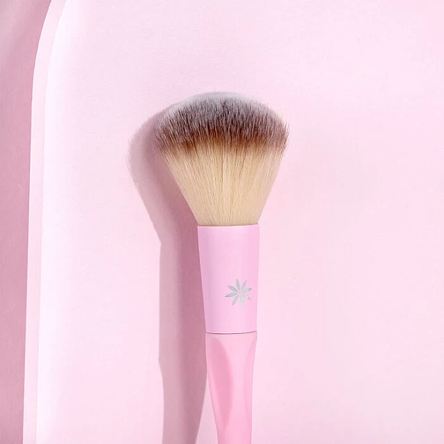 Četkica za rumenilo | Četkice za Šminkanje | Brushworks | Kozmo Online Četkica za rumenilo | Četkice za Šminkanje | Brushworks | Kozmo Online