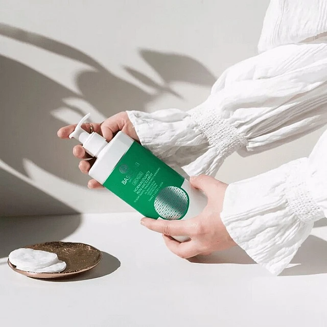 BasicLab Micelarna Voda za Masnu i Osetljivu Kožu Sklonu Aknama - Kozmo - 5904639170668