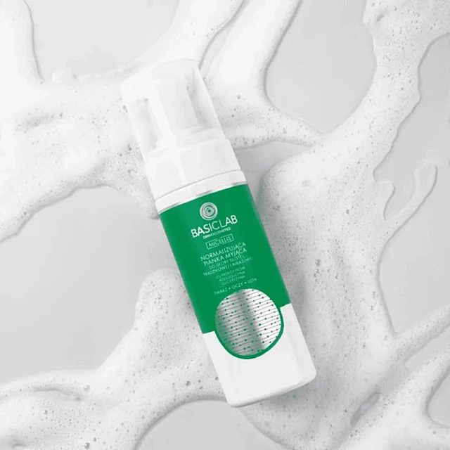 BasicLab Pena za čišćenje lica za masnu i osetljivu kožu sklonu aknama | Kozmo | 5904639170958 