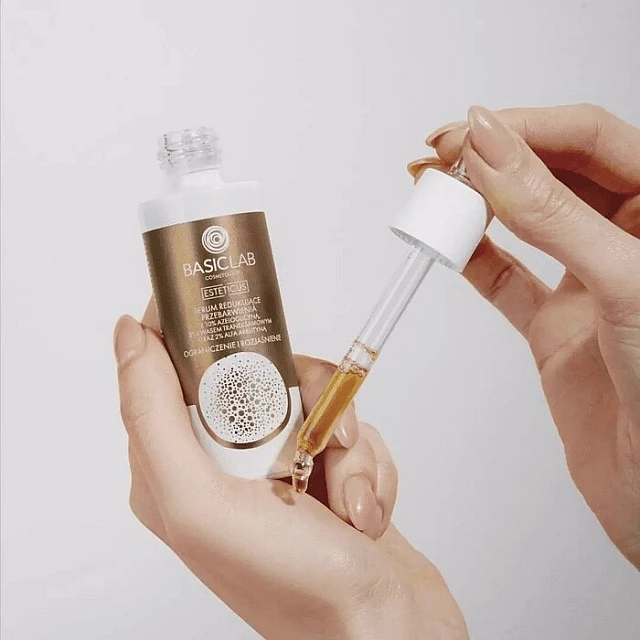 BasicLab Serum Protiv Fleka i Melazme Sa Traneksamskom Kiselinom - Ujednačavanje Tena 30ml | 5907637951567 | Kozmo