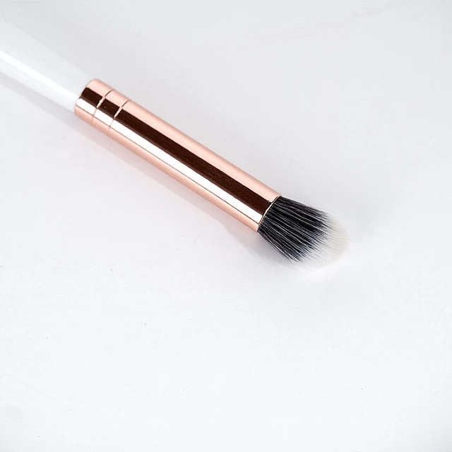 Četkica za konturisanje i hajlajter White & Gold 5060455146307 | BRUSHWORKS | Kozmo Online Četkica za konturisanje i hajlajter White & Gold 5060455146307| BRUSHWORKS | Kozmo Online