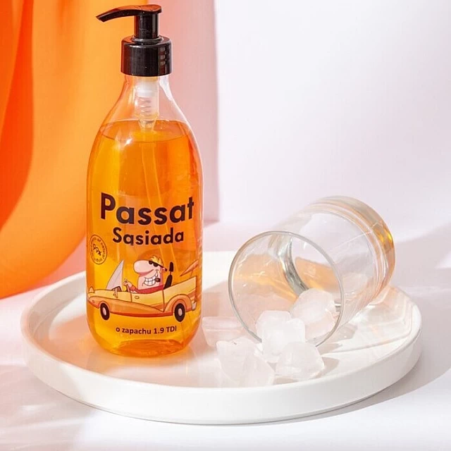 Prirodni gel za tuširanje sa mirisom sandalovine i bergamota – “Passat” 500ml | LaQ | KOZMO Prirodni gel za tuširanje sa mirisom sandalovine i bergamota – “Passat” 500ml | LaQ | KOZMO