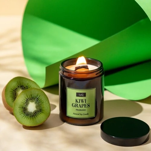 Mirišljava sveća od soje sa mirisom kivija i grožđa 180ml