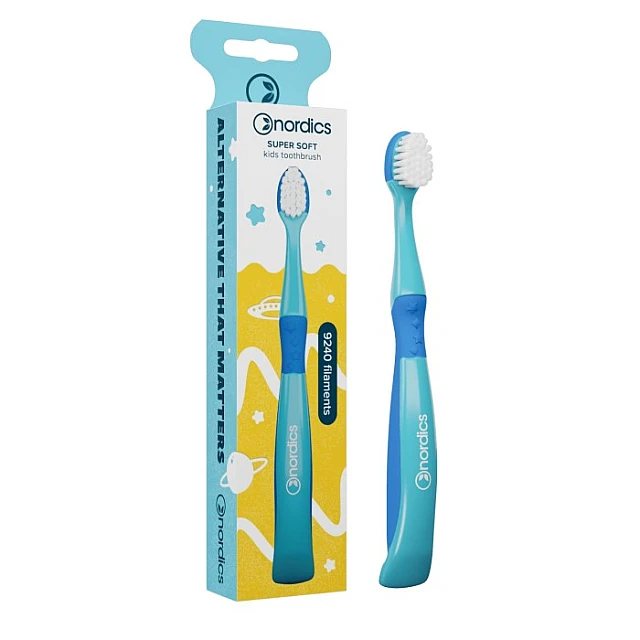 Dečija četkica za zube Premium Soft 9240 - Plava | Kozmo Dečija četkica za zube Premium Soft 9240 - Plava | Kozmo