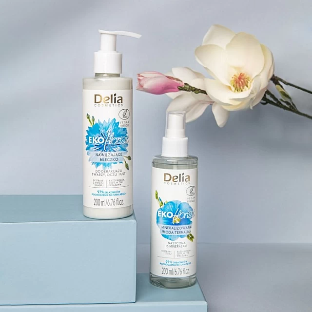 Mleko za uklanjanje šminke i čišćenje lica, očiju i usana sa eteričnim uljima hibiskusa i lotosa 200 ml | DELIA Cosmetics | Kozmo Mleko za uklanjanje šminke i čišćenje lica, očiju i usana sa eteričnim uljima hibiskusa i lotosa 200 ml | DELIA Cosmetics | Kozmo