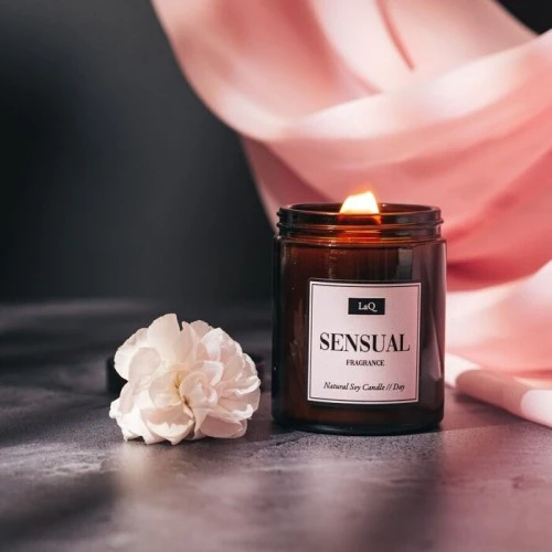 Mirišljava sveća od soje nežnog voćnog i cvetnog mirisa 180ml