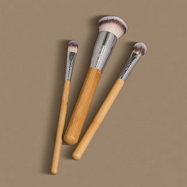 Četkica za nanošenje tečnog pudera Kabuki Brush Nam | Kozmo - 5901801687436 Četkica za nanošenje tečnog pudera Kabuki Brush Nam | Kozmo - 5901801687436