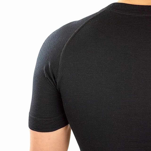 Muška termo majica od Dryarn vlakana i merino vune 3010 150g ⏐ Thermal Zero ⏐ Kozmo.rs Muška termo majica od Dryarn vlakana i merino vune 3010 150g ⏐ Thermal Zero ⏐ Kozmo.rs