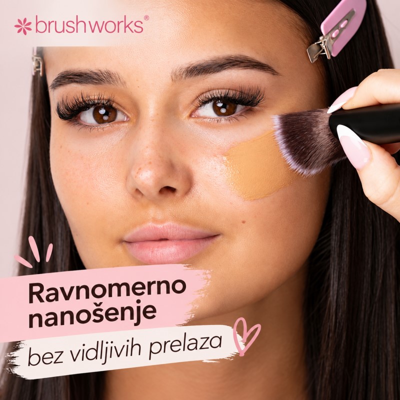 Ugaona četkica za tečni puder No. 9 Brushworks