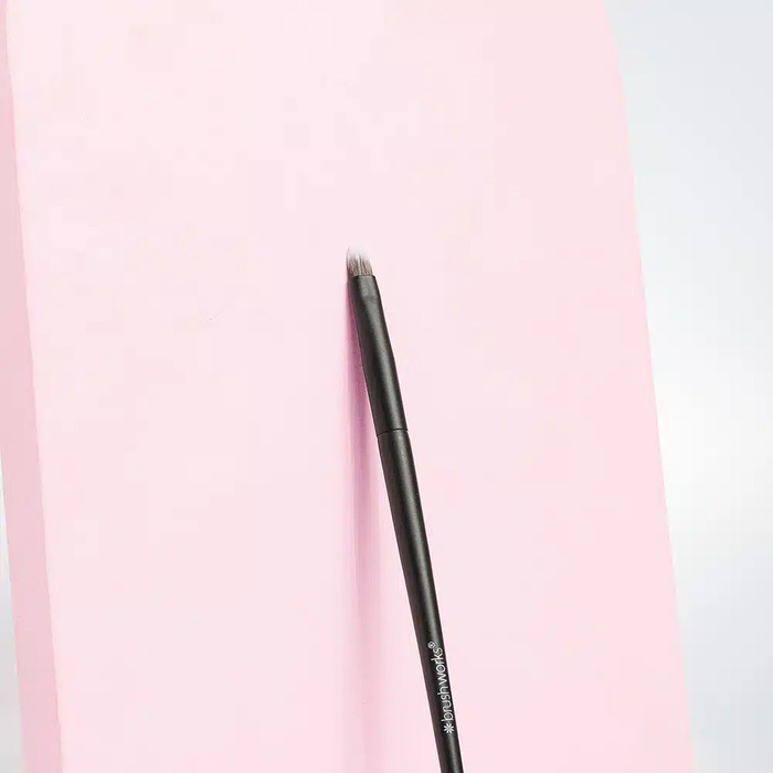 Četkica za šminkanje i konturu usana No.27 - Brushworks - Kozmo - 5056683109894