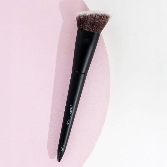 Četkica za nanošenje tečnog pudera No. 9 5056683101119 | Brushworks |Kozmo Online