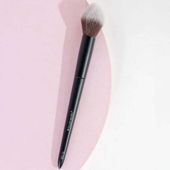 Četkica za hajlajter No. 13 |  BRUSHWORKS | Kozmo Online