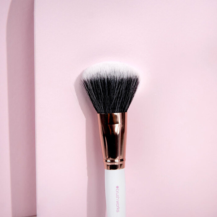 Cetkica za puder White i Gold 5060455146154| BRUSHWORKS | Kozmo Online