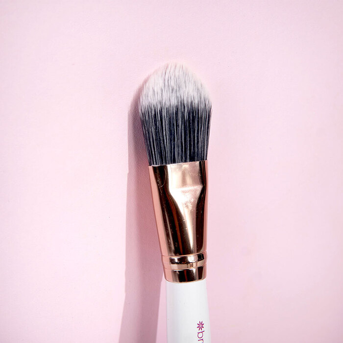 Četkica za tečni puder White i Gold 5060455146246 | BRUSHWORKS | Kozmo Online