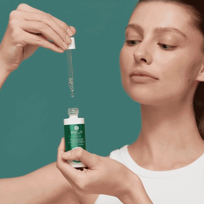 BasicLab Niacinamid Serum 5% + Peptidi - Za Masnu Kožu, Pore i Akne 30ml | 5907637951529 | Kozmo
