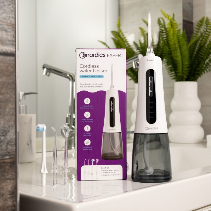 Bežični vodeni konac za zube Nordics za interdentalno čišćenje Water Flosser crni 3800501908143 Kozmo
