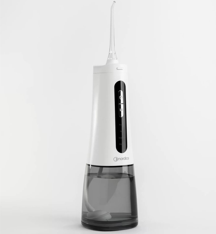 Bežični vodeni konac za zube Nordics za interdentalno čišćenje Water Flosser crni 3800501908143 Kozmo