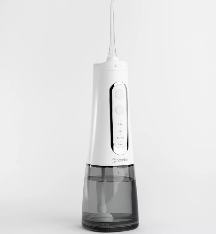Bežični vodeni konac za zube Nordics za interdentalno čišćenje Water Flosser beli 3800501908136 Kozmo