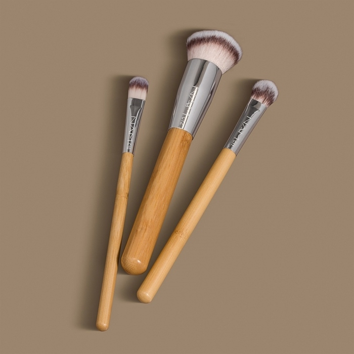 Četkica za nanošenje tečnog pudera Kabuki Brush Nam | Kozmo  - 5901801687436