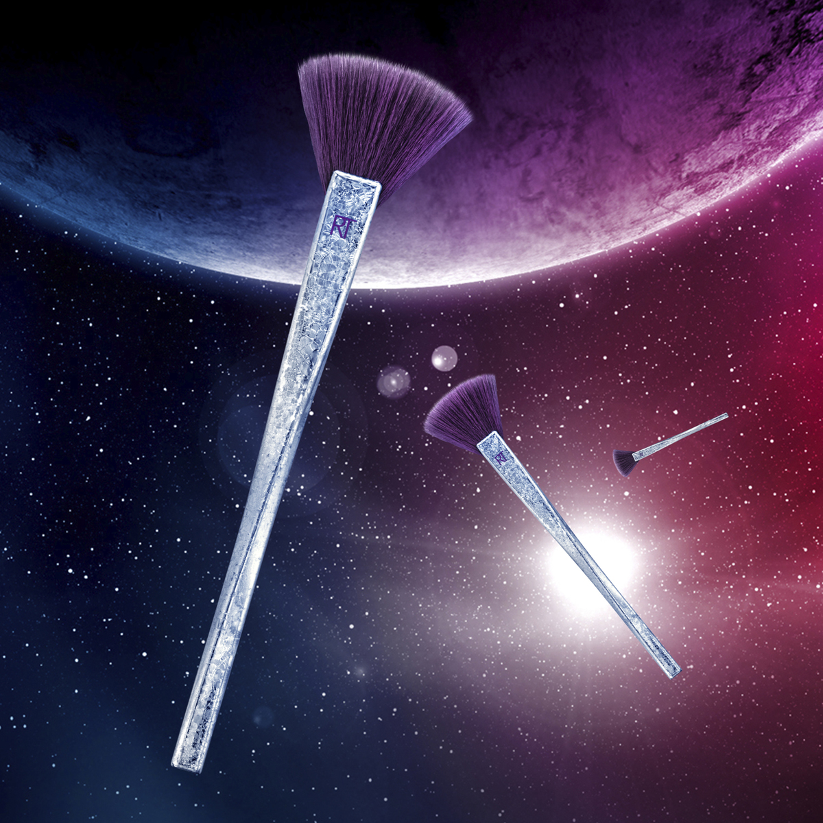 Lepezasta četkica za šminkanje REAL TECHNIQUES BRUSH CRUSH™ Vol. II  | Kozmo