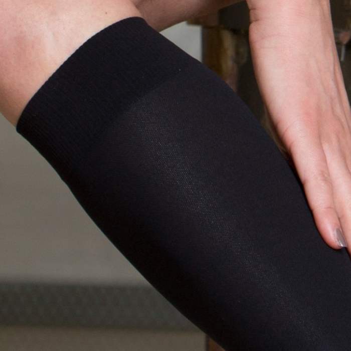 MICROFIBER - Dokolenice 70 DEN (12-17mmHg)